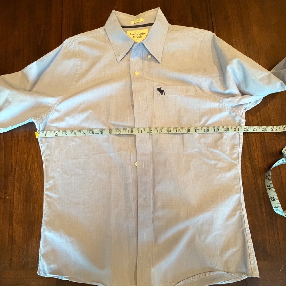 Abercrombie & Fitch Men's Light Blue Muscle Button Down Shirt, Size Large - Picture 11 of 11